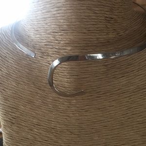 Silver tone cuff necklace